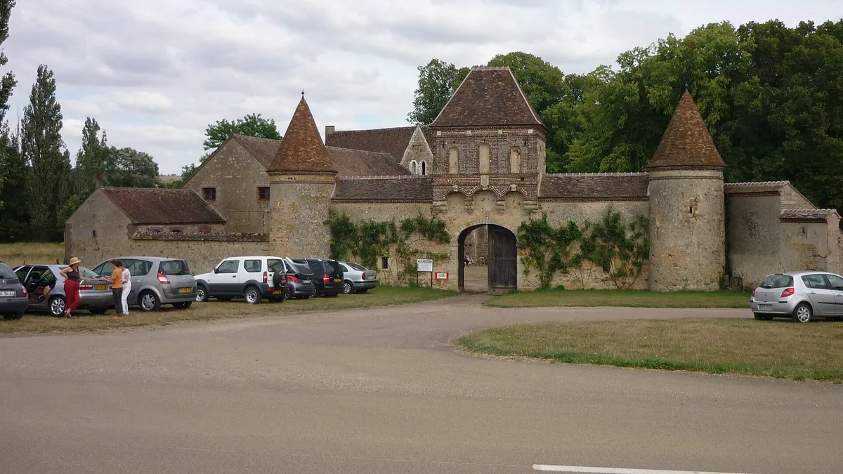 Ancienne abbaye cistercienne de Vauluisant de Courgenay
