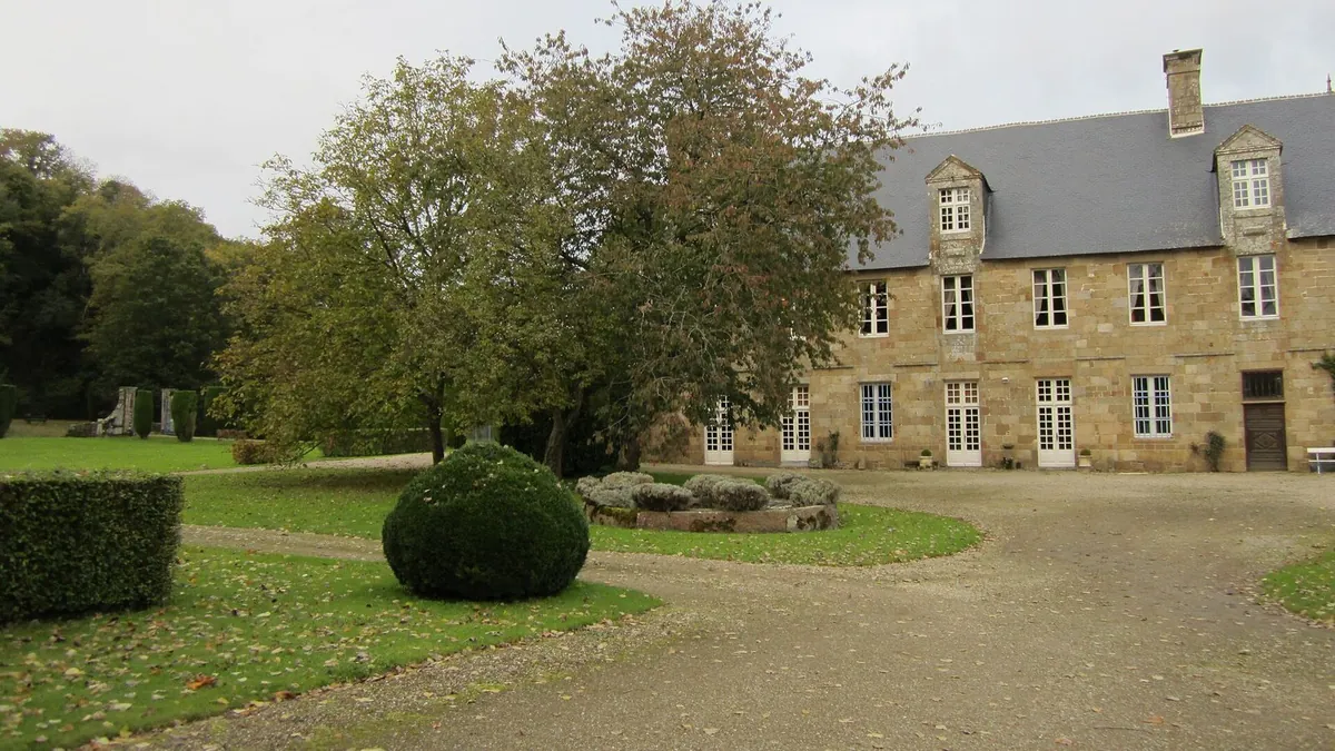 Ancienne abbaye de Montmorel de Poilley