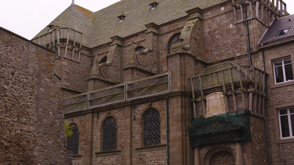 Ancienne abbaye Saint-Benoît, actuellement palais de justice de Saint-Malo