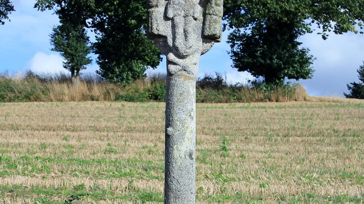 Calvaire du 16e siècle de Montertelot