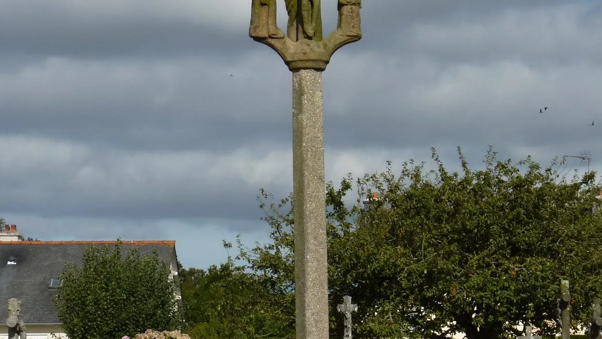 Calvaire du 18e siècle de Ploumilliau