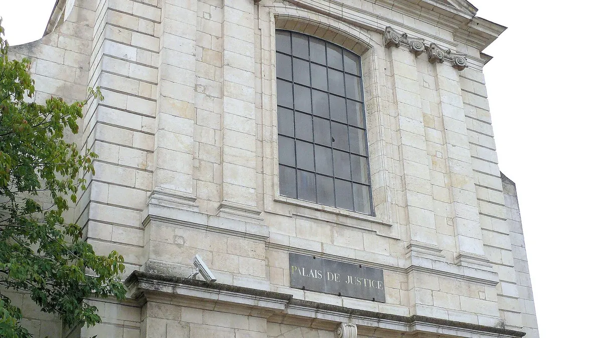 Ancien couvent des Ursulines, ou ancien Grand Séminaire, actuel Palais de Justice de Bourges