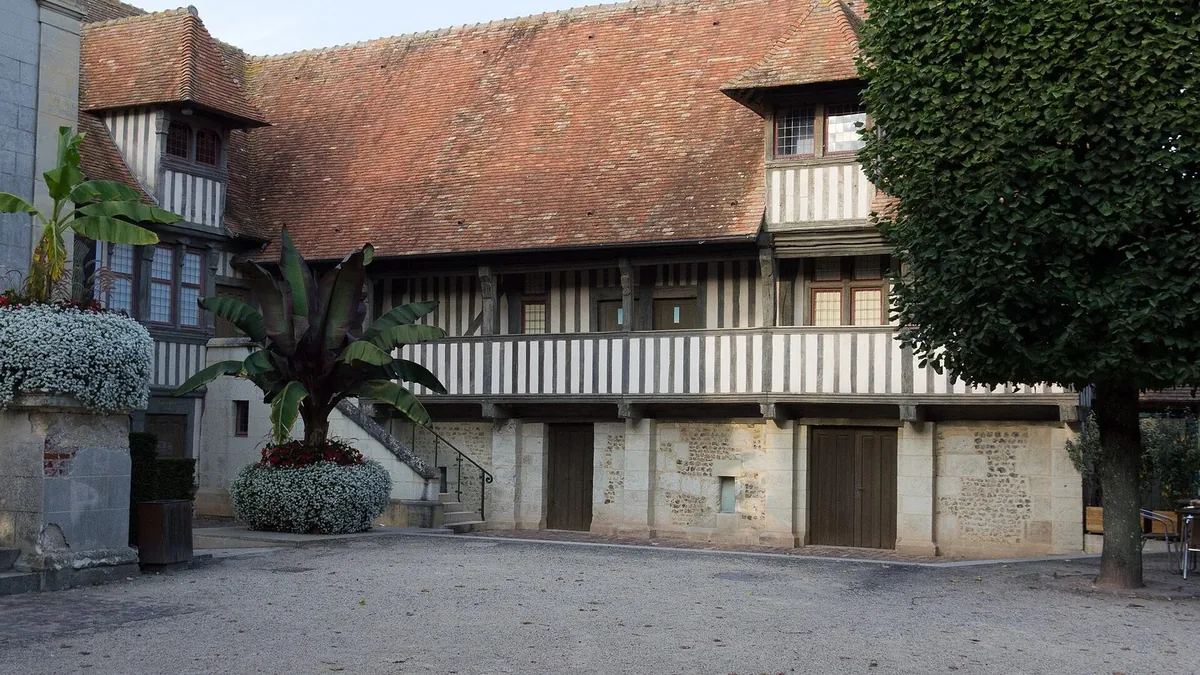 Ancien couvent des Dominicains de l'Isle de Pont-l'Evêque
