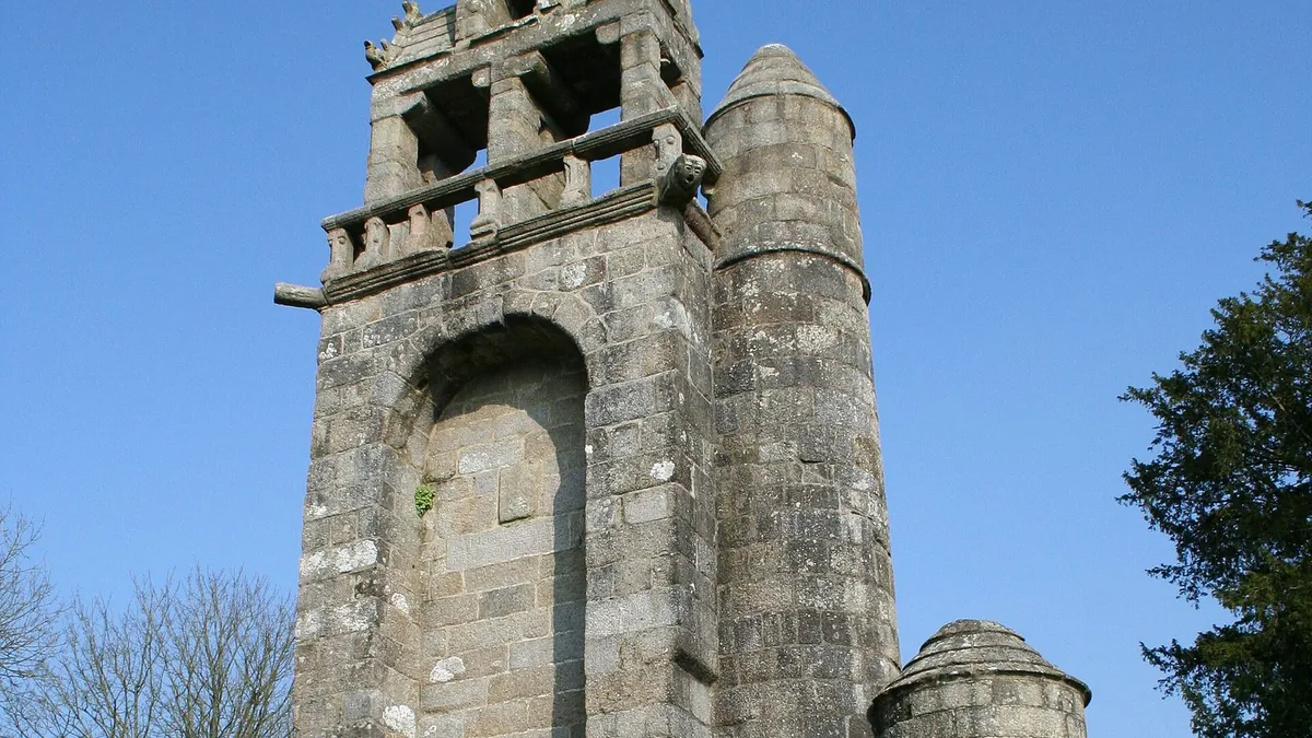 Restes de l'église Notre-Dame de Botmel de Callac