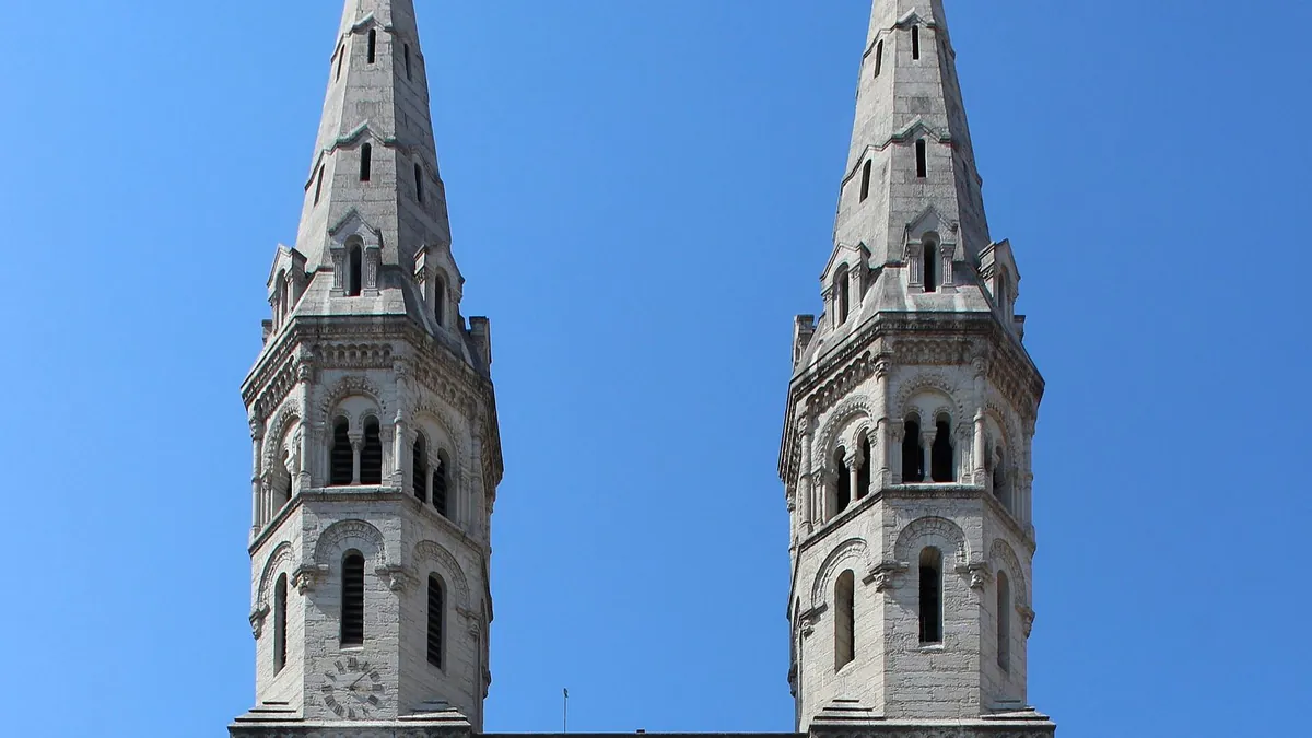 Église Saint-Pierre de Mâcon