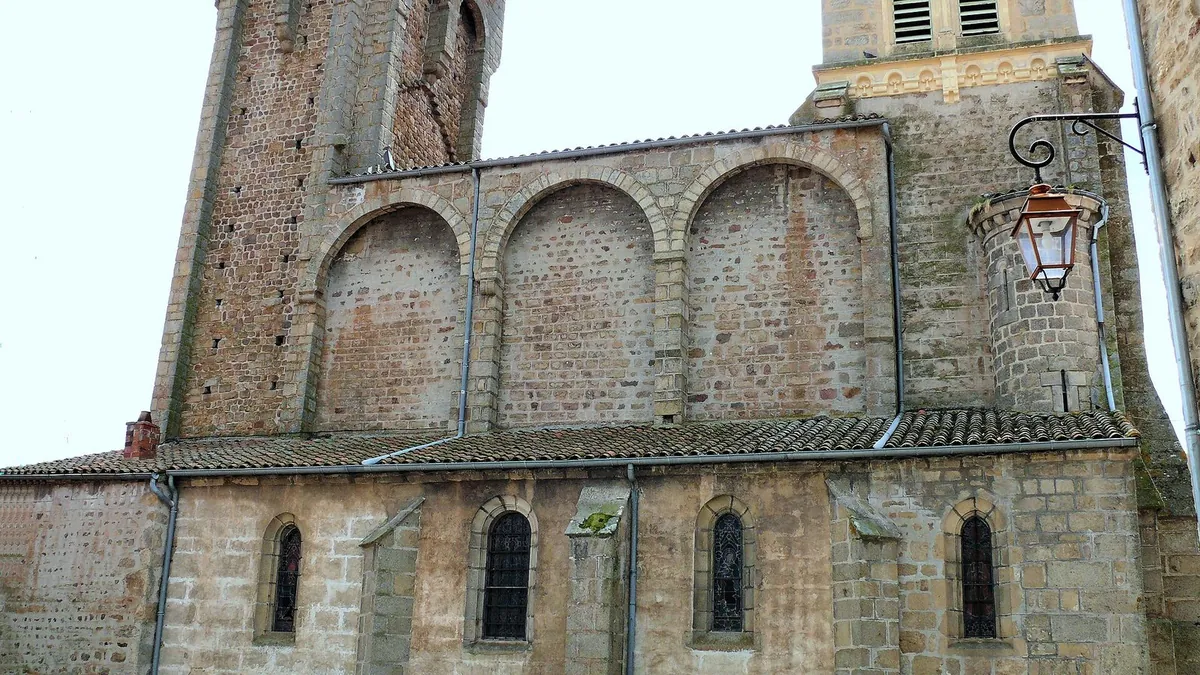 Église Saint-Pierre de Marols