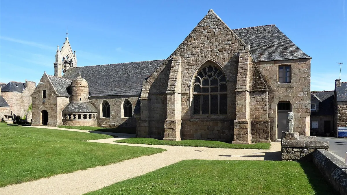 Église Sainte-Anne de Trégastel